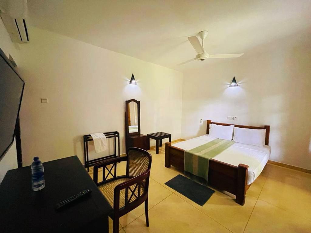 Kingfisher Resort Sigiriya Exterior photo