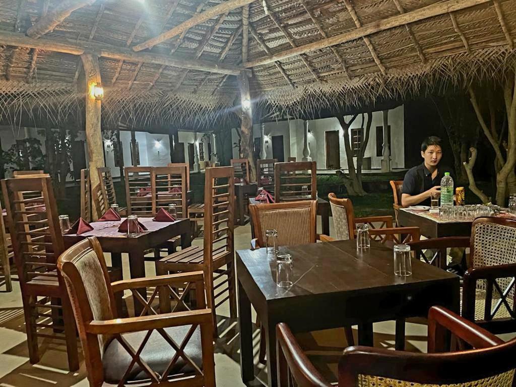 Kingfisher Resort Sigiriya Exterior photo