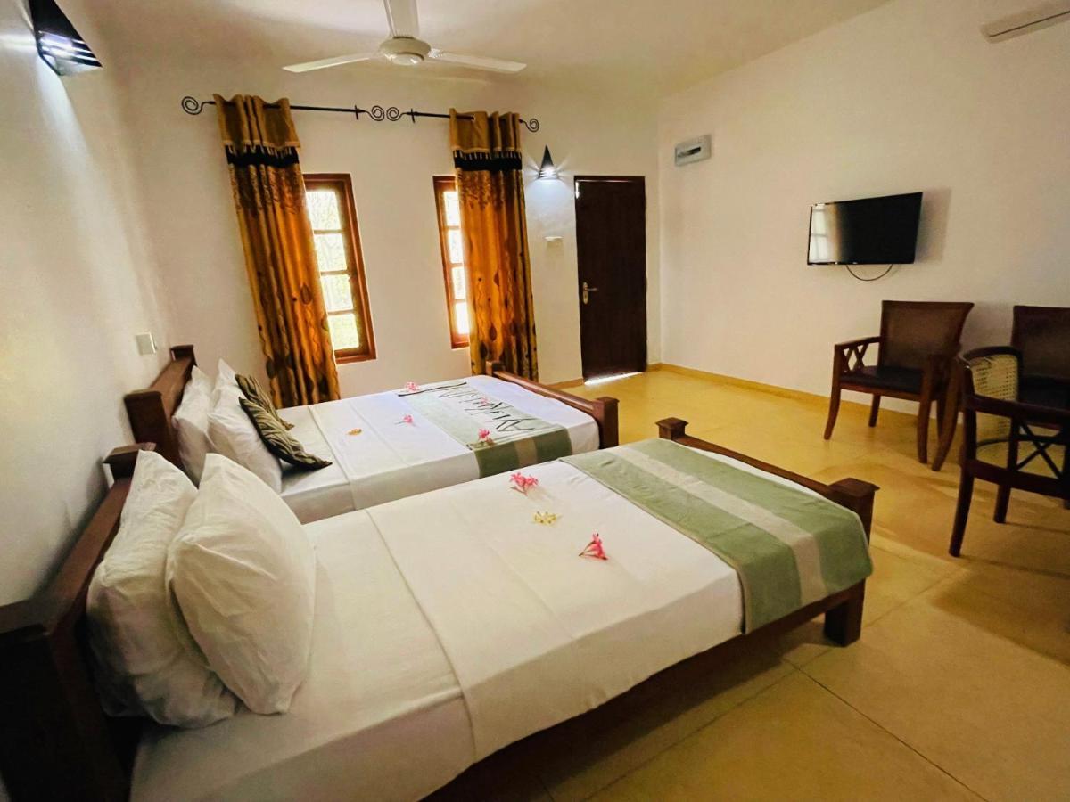Kingfisher Resort Sigiriya Exterior photo